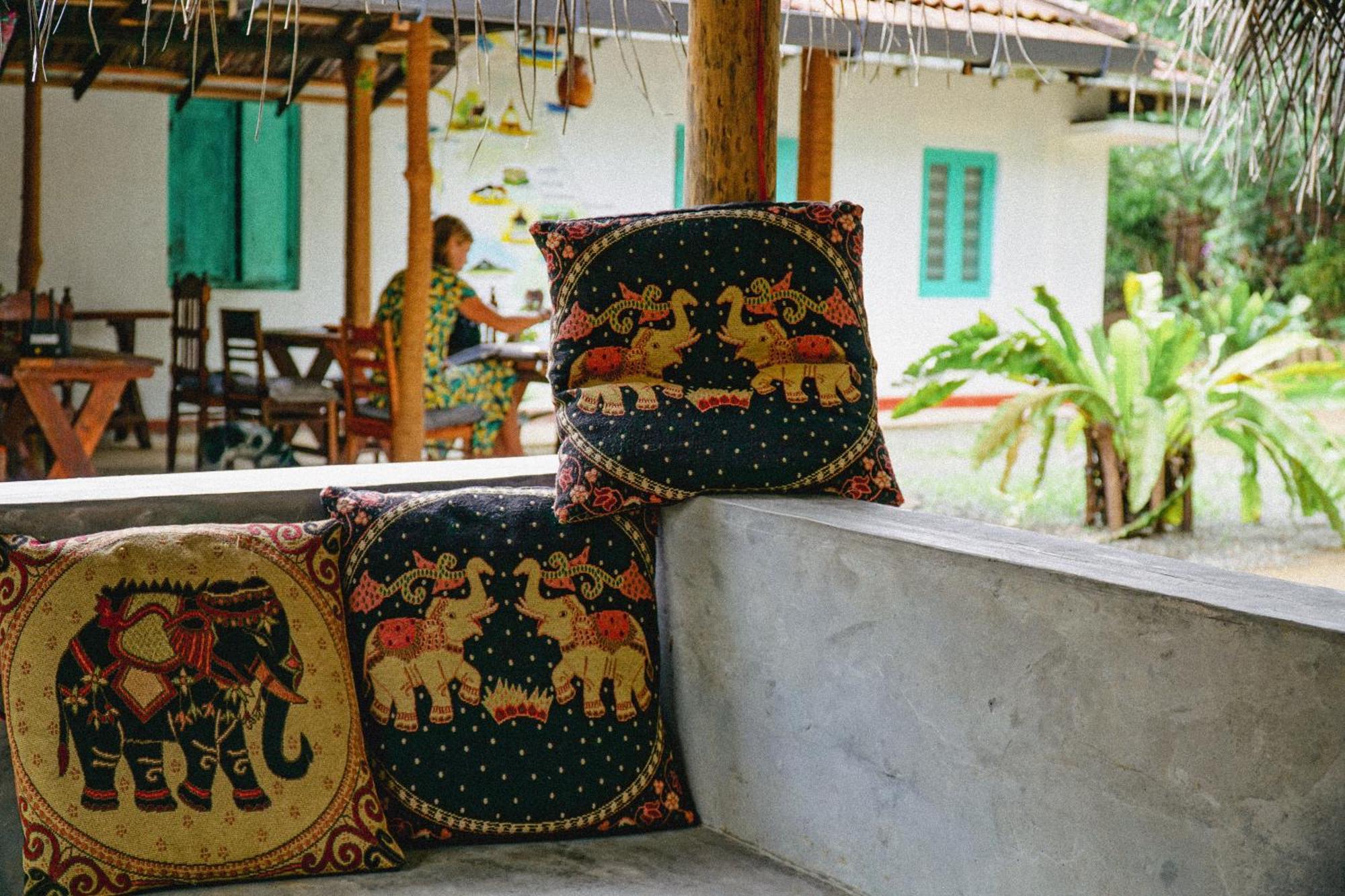 Lazy Monkey Surfhostel - Sri Lanka Dikwella Exteriér fotografie
